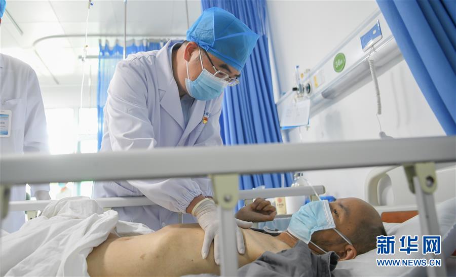 （抗疫先進事跡&middot;圖文互動）（4）張定宇：疫情&ldquo;暴風眼&rdquo;里，&ldquo;漸凍&rdquo;之軀與時間賽跑