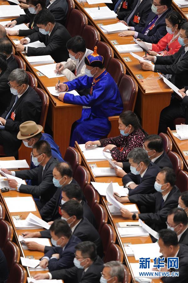 （兩會(huì)&middot;人大開幕&middot;XHDW）（9）十三屆全國人大三次會(huì)議在京開幕