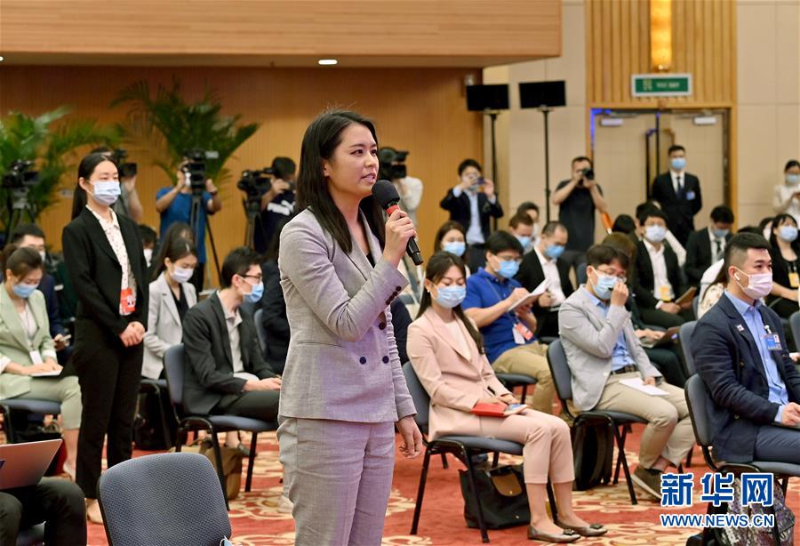 （兩會&middot;XHDW）（12）國務委員兼外交部長王毅回答中外記者提問