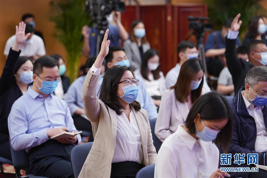 (兩會(huì)·XHDW)(22)國務(wù)委員兼外交部長王毅回答中外記者提問