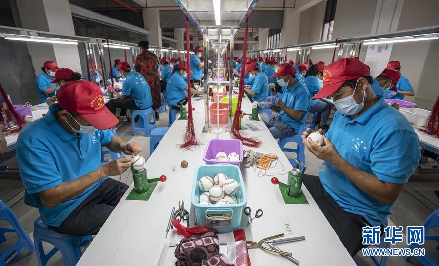 （新華全媒頭條&middot;兩會(huì)特別報(bào)道&middot;圖文互動(dòng)）（6）守住底線 穩(wěn)中求進(jìn)&mdash;&mdash;從全國(guó)兩會(huì)看&ldquo;六穩(wěn)&rdquo;&ldquo;六保&rdquo;如何發(fā)力