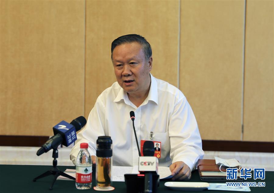 （兩會&middot;熱點(diǎn)畫報）（7）代表委員聚焦民法典草案