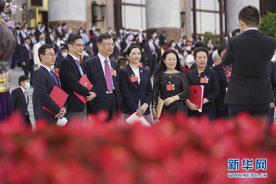 （兩會(huì)&middot;XHDW）（28）十三屆全國人大三次會(huì)議舉行閉幕會(huì)