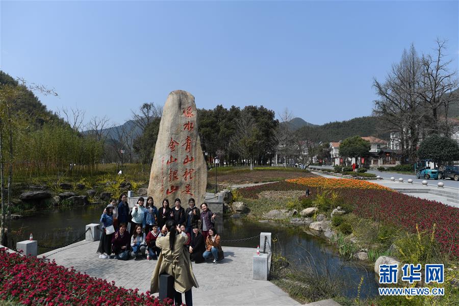 （新華全媒頭條&middot;圖文互動(dòng)）（1）人間正道是滄桑&mdash;&mdash;獻(xiàn)給中華人民共和國(guó)70周年華誕