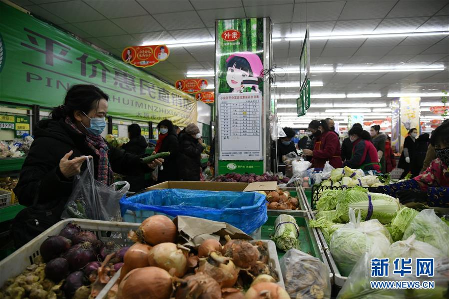 (在習(xí)近平新時代中國特色社會主義思想指引下——新時代新作為新篇章·習(xí)近平總書記關(guān)切事·圖文互動)(2)抗疫之下 保供無憂