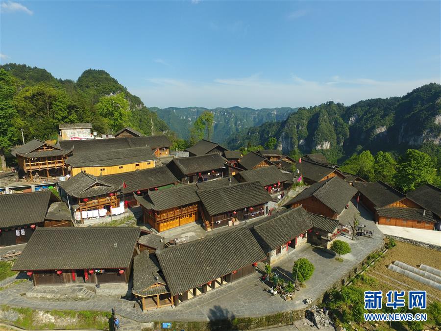 （新華全媒頭條&middot;圖文互動(dòng)）（6）初夏，循著總書(shū)記的腳步探訪產(chǎn)業(yè)扶貧新事