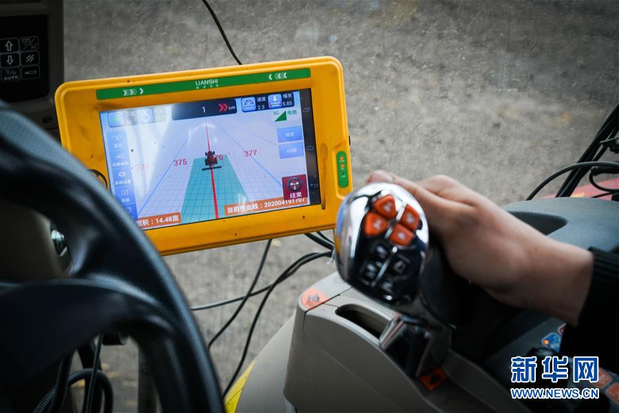 （在習近平新時代中國特色社會主義思想指引下&mdash;&mdash;新時代新作為新篇章&middot;習近平總書記關切事&middot;圖文互動）（3）讓農(nóng)民挑上&ldquo;金扁擔&rdquo;&mdash;&mdash;農(nóng)業(yè)現(xiàn)代化的生動實踐掃描