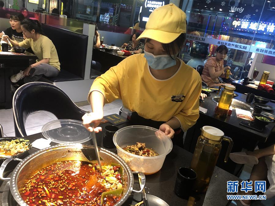 （在習近平新時代中國特色社會主義思想指引下&mdash;&mdash;新時代新作為新篇章&middot;習近平總書記關(guān)切事&middot;圖文互動）（1）珍惜盤中餐，狠剎浪費風&mdash;&mdash;各地積極行動堅決制止餐飲浪費