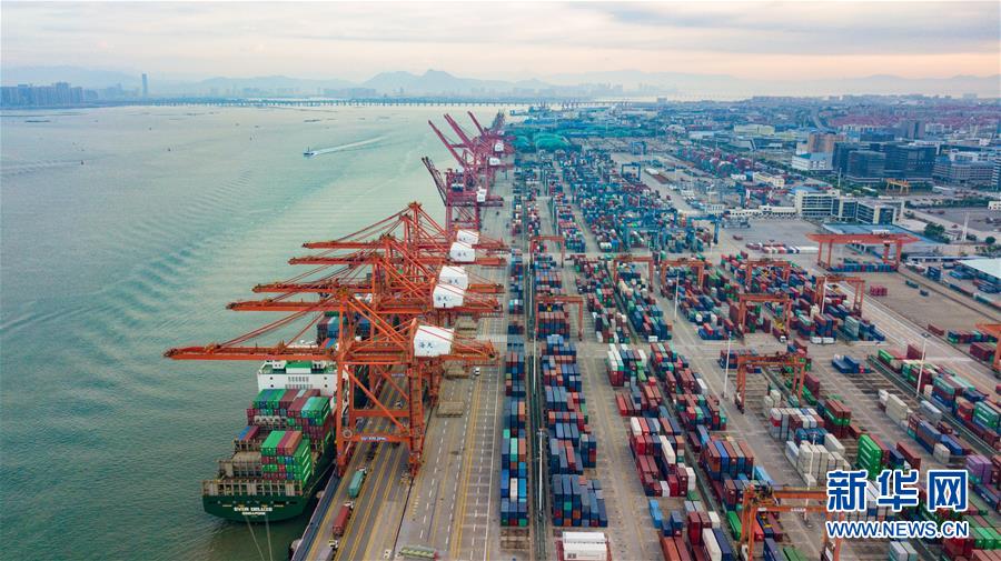（在習(xí)近平新時代中國特色社會主義思想指引下&mdash;&mdash;新時代新作為新篇章&middot;習(xí)近平總書記關(guān)切事&middot;圖文互動）（5）我家大門常打開&mdash;&mdash;經(jīng)濟(jì)特區(qū)全方位對外開放故事