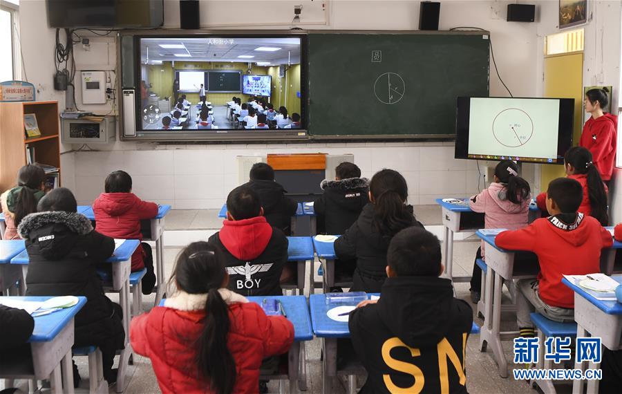 （習(xí)近平的小康故事&middot;新華視界&middot;圖文互動）（3）&ldquo;讓每個人都有人生出彩的機(jī)會&rdquo;&mdash;&mdash;習(xí)近平和人民教育的故事