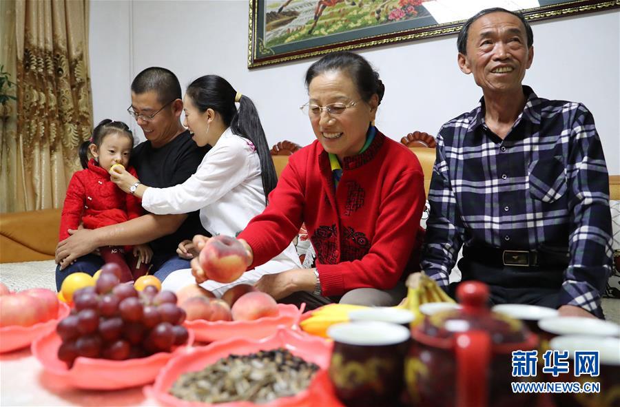 （習(xí)近平的小康故事&middot;新華網(wǎng)&middot;圖文互動）（6） &ldquo;讓全體人民住有所居&rdquo;&mdash;&mdash;習(xí)近平和百姓安居的故事