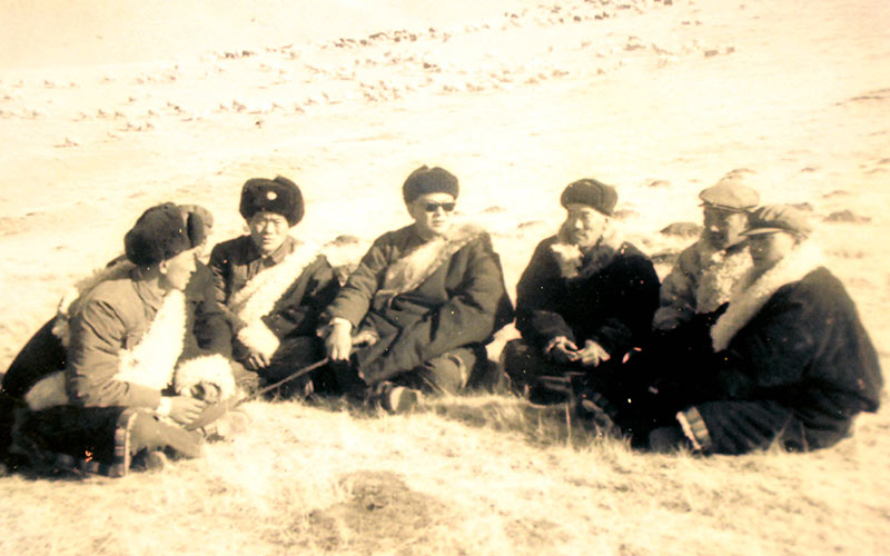 個(gè)人干凈，一生不褪的底色&mdash;&mdash;四論向尕布龍同志學(xué)習(xí)