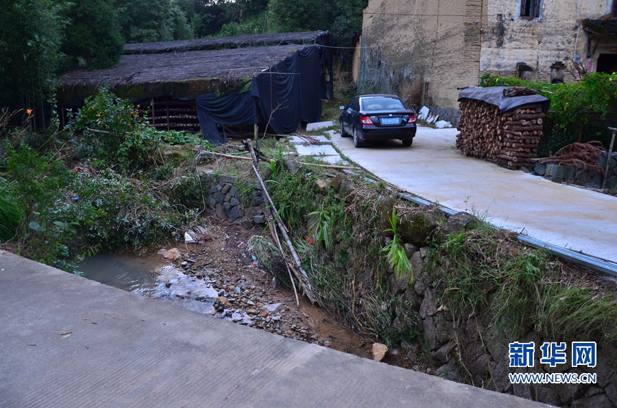 周炳耀有輛二手車，被全村人當(dāng)作&ldquo;公交車&rdquo;