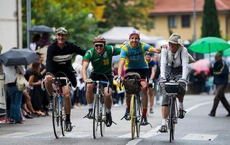 托斯卡納舉辦&ldquo;英雄&rdquo;復(fù)古騎行