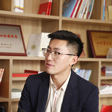 【青春的故事】&ldquo;鋼鐵人&rdquo;是怎樣煉成的？