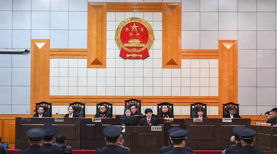 洞庭湖&ldquo;湖霸&rdquo;夏順安黑社會(huì)性質(zhì)組織案一審宣判 &ldquo;黑老大&rdquo;八罪并罰獲刑25年