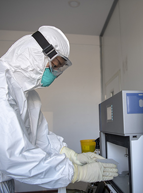 &ldquo;90后&rdquo;檢驗(yàn)員張慧變：每個樣本都是一份沉甸甸的責(zé)任