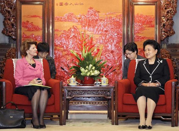 劉延東會見歐盟委員會教育、文化、語言多樣性及青年事務委員瓦西利烏