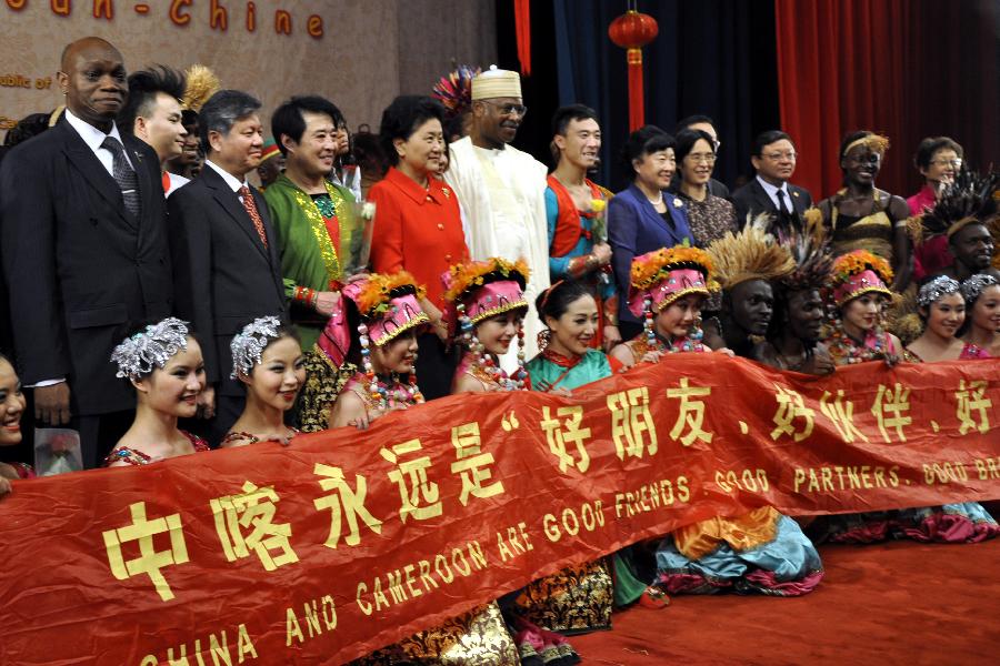 國務委員劉延東觀看中喀藝術家聯(lián)袂演出