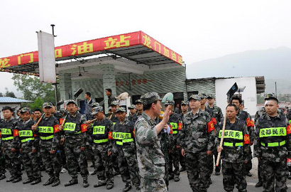 災(zāi)區(qū)見聞:民兵救援隊