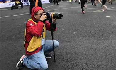 影像馬拉松③|拍馬拉松的人：一邊是理想，一邊是現(xiàn)實(shí)