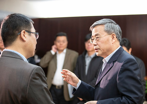 讓銀行業(yè)金融機(jī)構(gòu)愿意做、能夠做、也會做民營企業(yè)業(yè)務(wù)