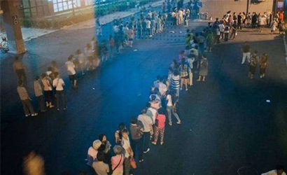 大醫(yī)院人滿為患，社區(qū)醫(yī)院門(mén)可羅雀怎么破？