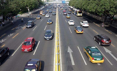 搖號(hào)、限行都是&ldquo;沒(méi)辦法的辦法&rdquo;