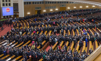 閉幕會結(jié)束后，代表離開會場