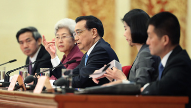 李克強(qiáng)總理與中外記者見(jiàn)面