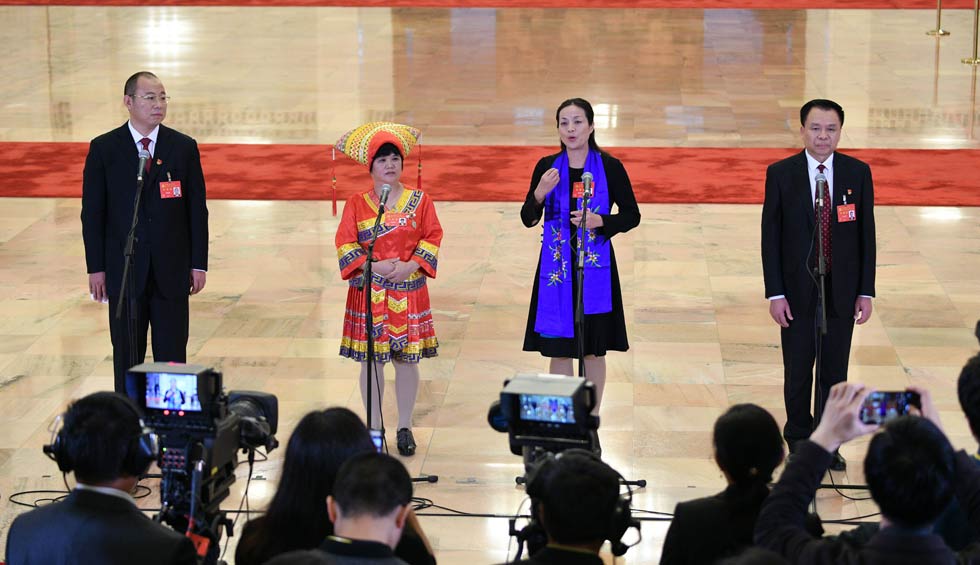 蔡松濤、杜麗群、楊小玲、賈立群接受采訪