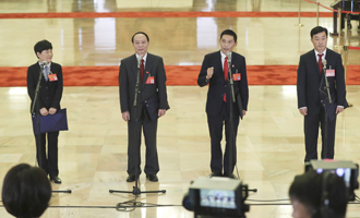 邱賽珍、張蜀新、潘克剛、李新民代表接受采訪
