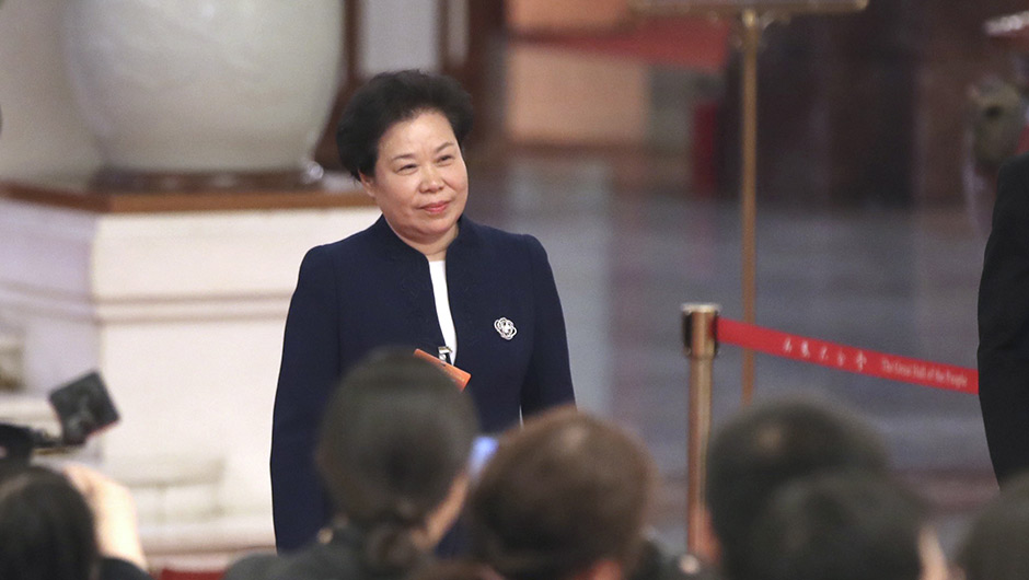 劉雅鳴步入&ldquo;部長通道&rdquo;，準(zhǔn)備接受采訪