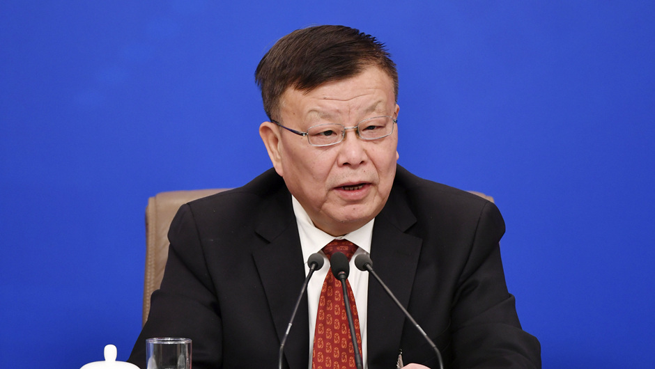 全國(guó)政協(xié)常委、副秘書(shū)長(zhǎng)（兼）、提案委員會(huì)副主任，九三學(xué)社中央副主席 賴(lài)明