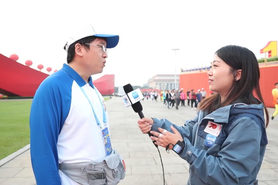 聽(tīng)閱兵的&ldquo;志愿藍(lán)&rdquo;