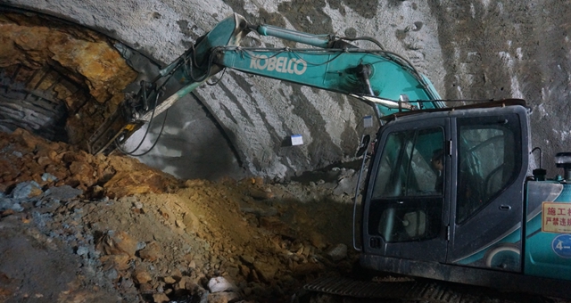 10.24公里！贛深高鐵&ldquo;第一長隧&rdquo;貫通！