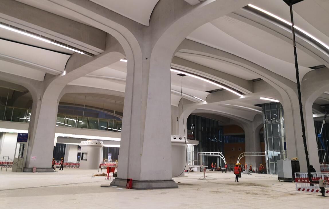 300個工地塔吊林立 10萬名建設(shè)者熱火朝天&mdash;&mdash;聚焦雄安新區(qū)高標準高質(zhì)量建設(shè)進展