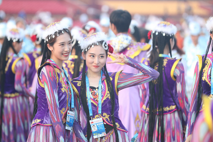 今晚，我們歡聚在天安門廣場(chǎng)