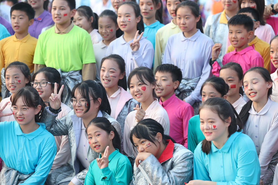 今晚，我們歡聚在天安門廣場(chǎng)