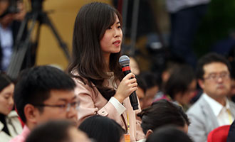 香港經(jīng)濟(jì)導(dǎo)報記者提問