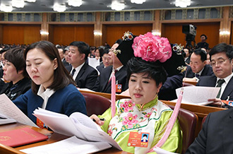 全國人大代表孫艷玲：做好非遺事業(yè)，讓古老技藝活起來