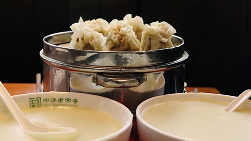 追夢(mèng)中國(guó)人｜王和茂：一碗&ldquo;頭腦&rdquo;，講述百年舌尖上的早餐