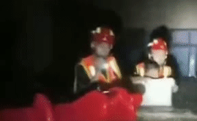 整理箱變小船 小朋友，消防員叔叔來了！