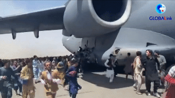 全球連線丨慘??！喀布爾機(jī)場(chǎng)現(xiàn)場(chǎng)
