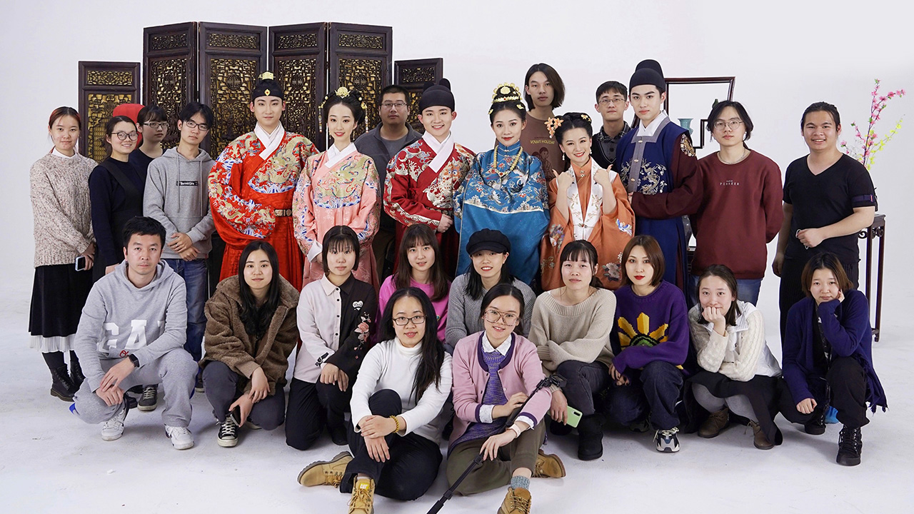 追夢(mèng)中國(guó)人|維京：漢服春晚，一個(gè)講了十年的故事