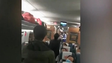 動(dòng)車旅客突發(fā)疾病 55名醫(yī)生上演&ldquo;飽和式救援&rdquo;