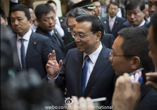 李克強(qiáng)：在非中企了解當(dāng)?shù)匚幕拍茉「D片來(lái)源：&ldquo;新國(guó)際&rdquo;微博。