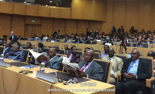 李克強(qiáng)即將在非盟總部發(fā)表演講，請(qǐng)柬&ldquo;一柬難求&rdquo;。圖片來(lái)源：&ldquo;新國(guó)際&rdquo;微博。