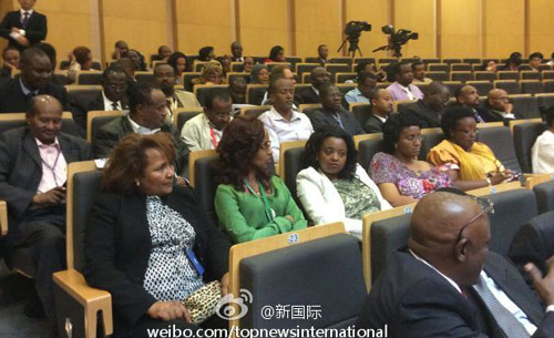 李克強(qiáng)即將在非盟總部發(fā)表演講，請(qǐng)柬&ldquo;一柬難求&rdquo;。圖片來(lái)源：&ldquo;新國(guó)際&rdquo;微博。