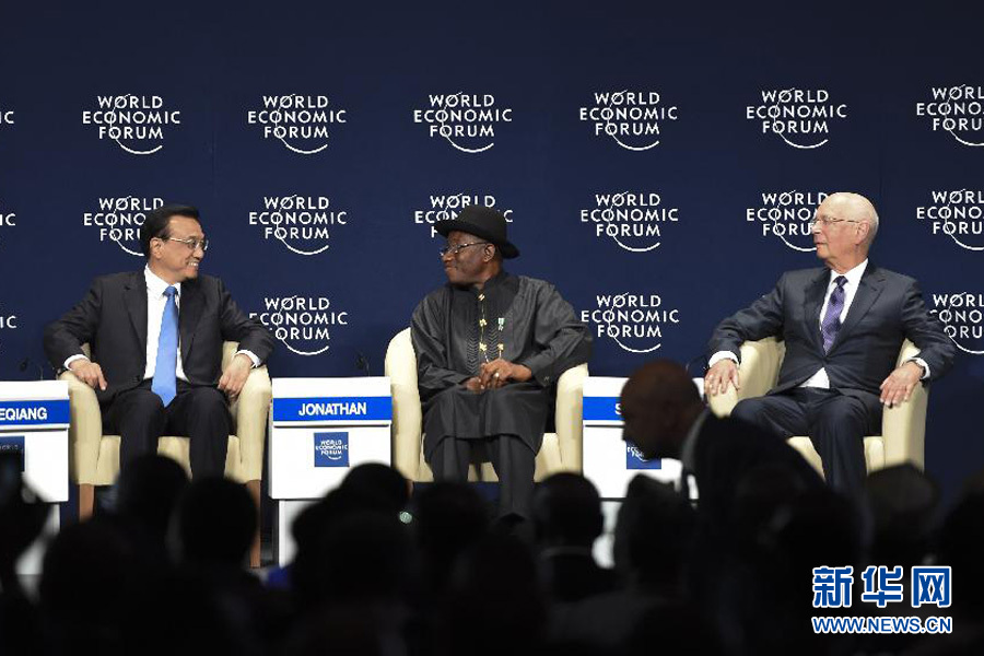 5月8日，中國國務(wù)院總理李克強在阿布賈出席第24屆世界經(jīng)濟論壇非洲峰會全會，發(fā)表題為《共同推動非洲發(fā)展邁上新臺階》的特別致辭。新華社記者 李學(xué)仁 攝 